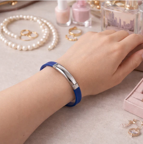 Premium Silicone & Metal Bracelet for Men & Women – Stylish Everyday Wristwear