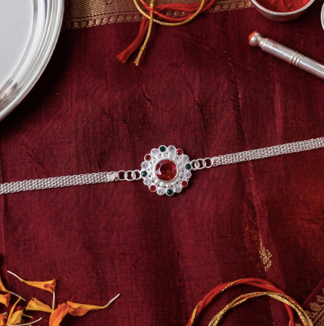 Silver Stone Chain Rakhi – Premium Designer Rakhi for Brother